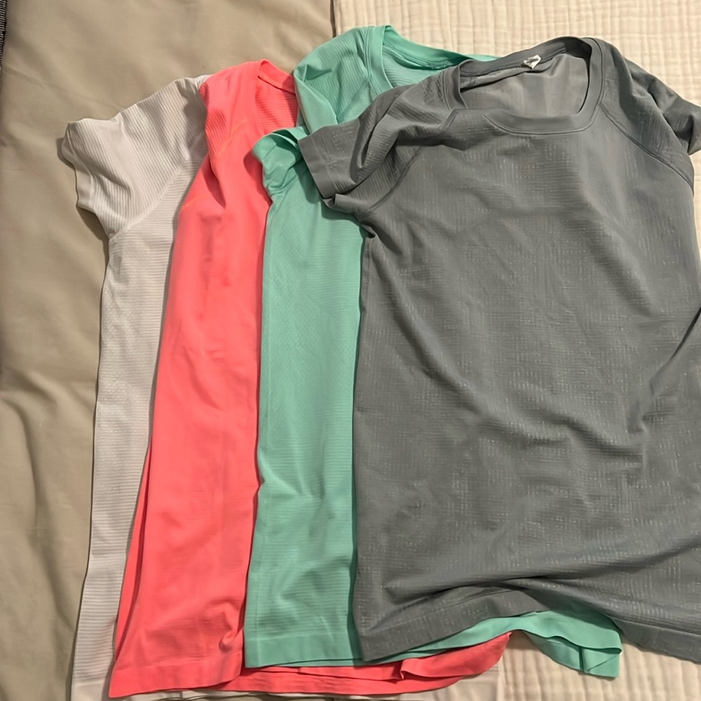 Lot Lululemon Short Sleeve Swiftly hip length size 8